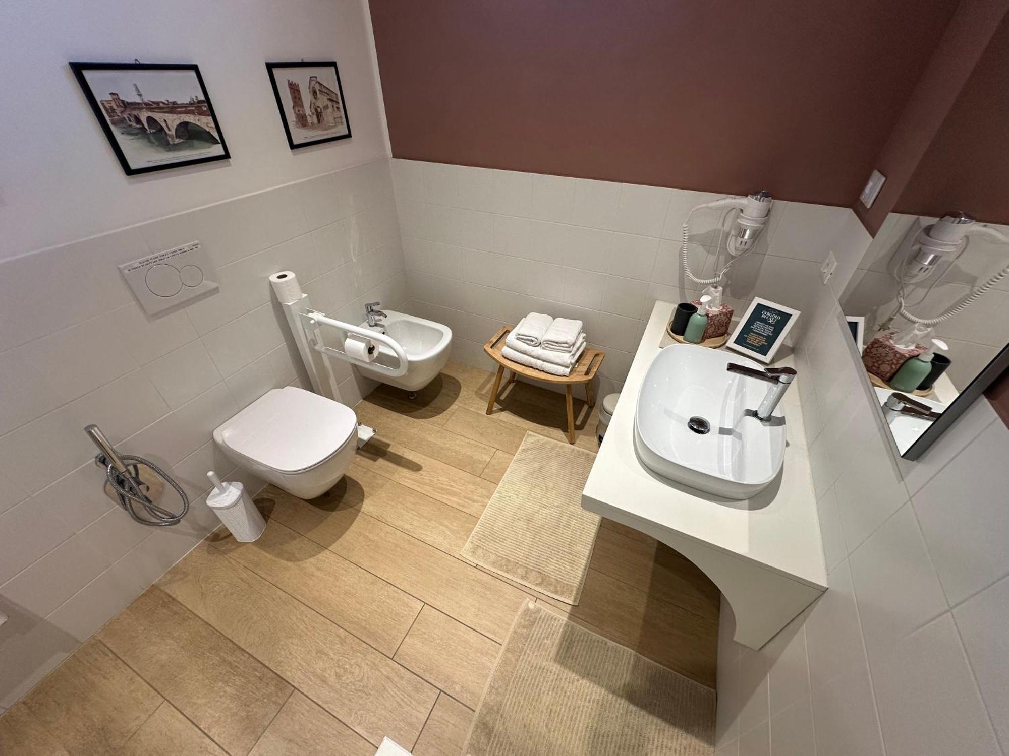 Veronalago B&B Accessibile บุสโซเลงโก ภายนอก รูปภาพ
